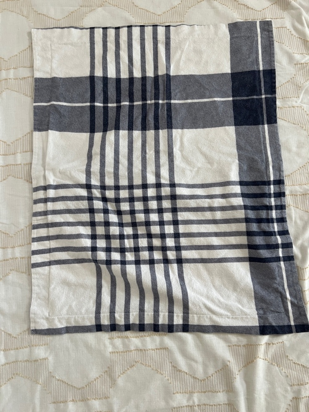 Tommy Hilfiger One Standard Navy Cream Plaid Heritage Cotton Pillowcase